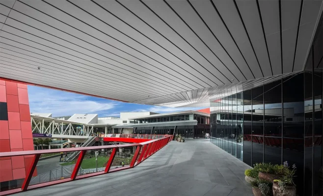 Trần nhôm Austrong sử dụng công nghệ phát huy tối đa đặc tính